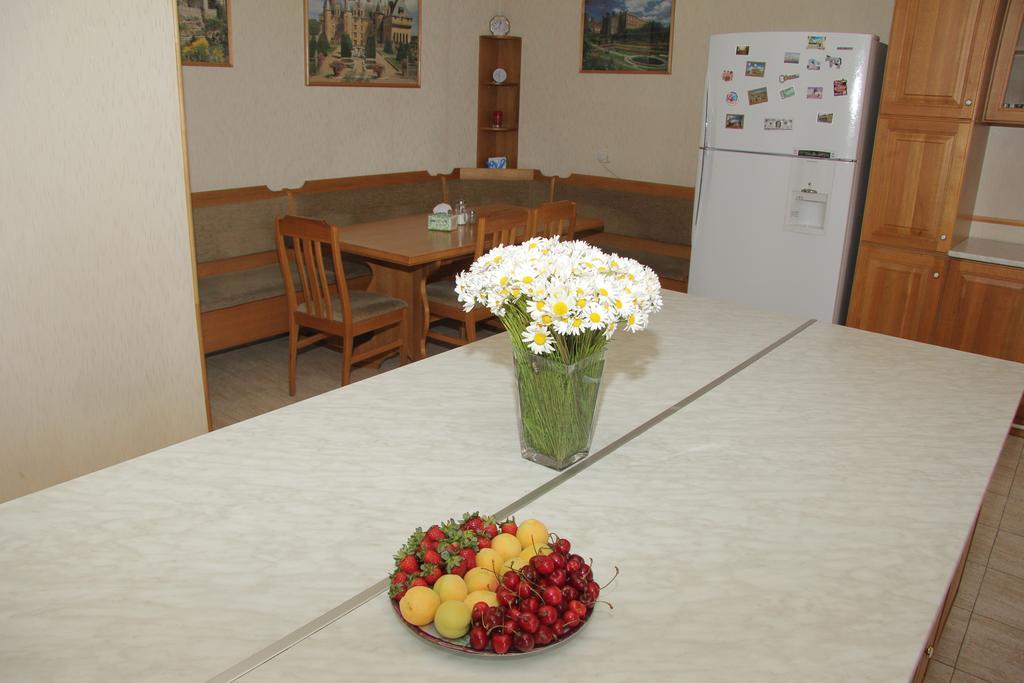Rafael Hostel Yerevan Bagian luar foto