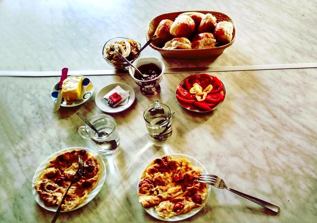 Rafael Hostel Yerevan Bagian luar foto