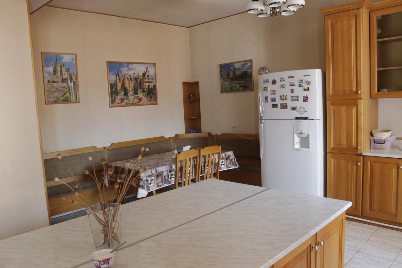 Rafael Hostel Yerevan Bagian luar foto