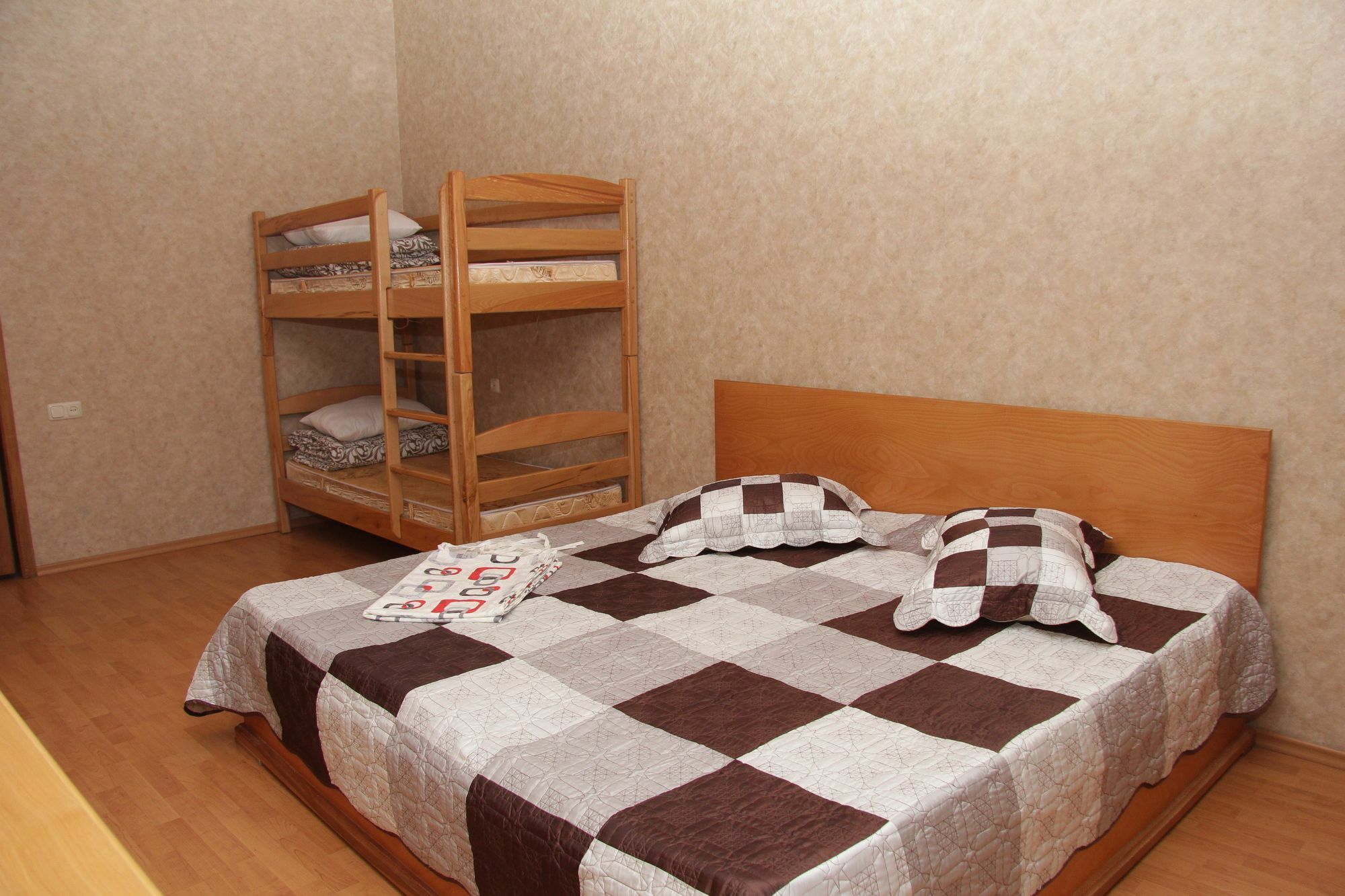 Rafael Hostel Yerevan Bagian luar foto